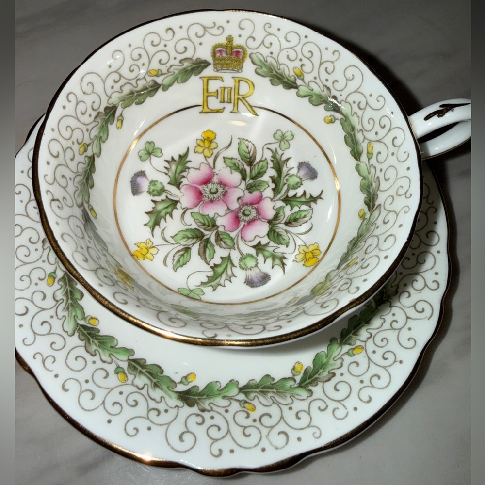 Vintage PARAGON ENGLISH CHINA TEACUP SAUCER 1953 CORONATION QUEEN ELIZABETH II